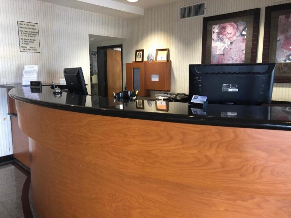 HUNTINGTON BEACH INN image 16